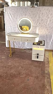 Coiffeuse decorhills blanche et dorée avec tabouret, miroir led et bureau de maquillage facile à assembler (drs-01). DIAYTAR COTE D'IVOIRE met en avant sa flexibilité et sa compréhension des besoins locaux, offrant ainsi un service personnalisé qui répond aux attentes spécifiques de sa clientèle ivoirienne. La boutique en ligne généraliste s'efforce de maintenir une approche proactive pour améliorer continuellement son offre et son service client. Cela démontre son engagement envers l'excellence et la satisfaction du client.