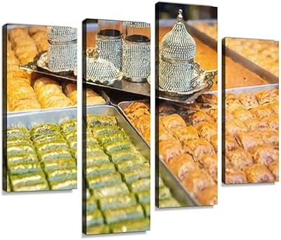 Impression sur toile avec dessert turc traditionnel baklava près du café turc