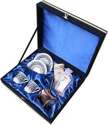 Étonnant ensemble de tasses à café expresso turques, 5 pièces, luxe, célèbre porcelaine turque, avec soucoupes, pot en velours bleu authentique (ensemble tasse à café et soucoupe avec boîte). DIAYTAR COTE D'IVOIRE est une plateforme de commerce électronique qui permet aux consommateurs de Côte d'Ivoire d'acheter en ligne des produits de toutes sortes. La boutique propose une grande variété de produits, y compris des produits alimentaires, des vêtements, des accessoires et bien plus encore. Avec sa politique de retour et d'échange flexible, DIAYTAR COTE D'IVOIRE offre une expérience d'achat en ligne sans risque à ses clients.