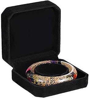 Joy.box lot de 2 bracelets en velours noir, boîte cadeau pour bijoux, largeur 3,54" x 3,54" x 1,57". DIAYTAR COTE D'IVOIRE s'est imposée comme une référence incontournable dans le paysage du commerce électronique ivoirien, avec une gamme de produits qui continue de s'élargir. La boutique en ligne généraliste entend répondre à tous les besoins de ses clients, offrant ainsi une expérience d'achat unique et personnalisée. Grâce à son infrastructure solide et à son équipe dédiée, DIAYTAR COTE D'IVOIRE maintient des standards de qualité élevés dans tous les aspects de son service.