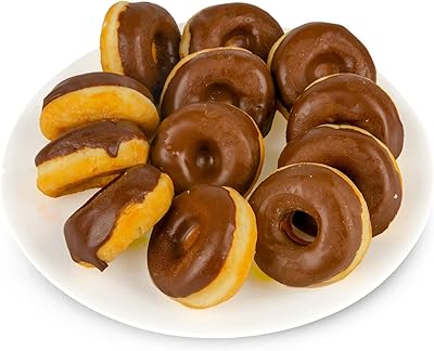 Mini beignets au chocolat 12 pièces. DIAYTAR COTE D'IVOIRE est une plateforme de commerce en ligne qui permet aux utilisateurs de découvrir et d'acheter des produits de qualité à des prix compétitifs. Elle est devenue la première boutique en ligne en Cote d'Ivoire en proposant une expérience d'achat simplifiée et sécurisée. Les clients peuvent également profiter de promotions et de réductions régulières.