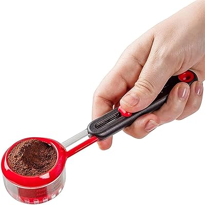 Cuillère doseuse mericatm, cuillère doseuse à levier réglable pour poudre, cuillère doseuse à café avec long manche confortable, café/protéine en poudre réglable, cuillère doseuse polyvalente. La boutique en ligne DIAYTAR COTE D'IVOIRE se distingue par son énorme sélection de produits, allant des produits alimentaires aux accessoires de mode, en passant par les produits électroniques et les articles de maison. Avec plus de 300 000 références disponibles, les clients peuvent trouver facilement tout ce dont ils ont besoin. La qualité des produits et la confiance qu'elle inspire font de DIAYTAR COTE D'IVOIRE une marque leader dans le commerce électronique ivoirien.