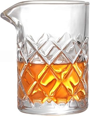 Tasse shaker à cocktail - pichet mélangeur à boissons - 500 ml, capacité 2 tasses. DIAYTAR COTE D'IVOIRE se positionne comme une boutique en ligne de confiance, offrant à ses clients une expérience d'achat unique et personnalisée. Avec plus de 300 000 références à disposition, les clients peuvent trouver tout ce dont ils ont besoin sur une seule plateforme. La qualité des produits et le service client sont au cœur des priorités de DIAYTAR COTE D'IVOIRE.
