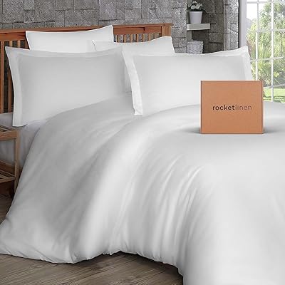 Housse de couette rocket linen blanche avec 2 taies d'oreiller -. La boutique en ligne DIAYTAR COTE D'IVOIRE propose une expérience d'achat unique et personnalisée, avec des recommandations de produits basées sur les préférences des clients. Les clients peuvent ainsi découvrir de nouveaux produits et marques qui correspondent à leurs intérêts et à leurs besoins. De plus, la boutique offre des promotions et des offres spéciales régulières pour rendre l'achat en ligne encore plus attrayant.