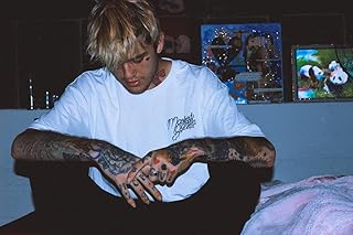 Tiktok life emo rap music lil peep, chanteur poster enveloppé en pouces 16 x 25 pouces (40 cm x 63 cm) cadeau sans cadre. DIAYTAR COTE D'IVOIRE, la référence en matière de commerce en ligne en Côte d'Ivoire, propose une gamme élargie de produits allant de l'électronique à la mode en passant par les produits alimentaires. Avec plus de 300 000 références, la boutique en ligne répond aux besoins de tous les consommateurs. DIAYTAR COTE D'IVOIRE est la boutique en ligne la plus visitée en Côte d'Ivoire.