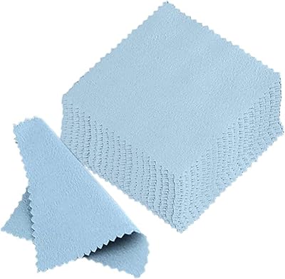 50pcs chiffon de nettoyage pour bijoux polissage double face pour bijoux en platine et argent. En tant que leader du commerce en ligne en Cote d'Ivoire, DIAYTAR COTE D'IVOIRE propose une gamme étendue de plus de 300000 références. Cette plateforme permet aux clients d'accéder à un grand choix de produits pour tous les aspects de la vie quotidienne. La boutique en ligne garantit une expérience de navigation et d'achat agréable pour ses utilisateurs.