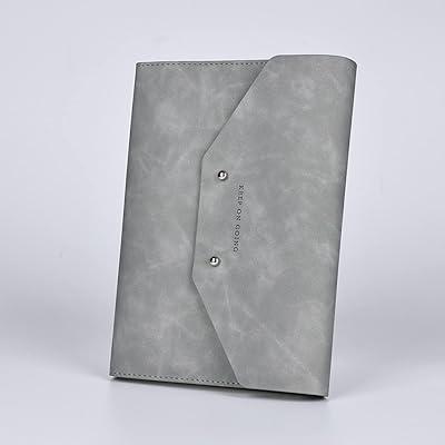 Couverture de carnet incluse a5-format exécutif couverture 100 % recyclable avec porte-stylo et rangement. La boutique en ligne DIAYTAR COTE D'IVOIRE permet aux clients de faire des achats en toute sécurité et à des prix compétitifs, avec des options de livraison rapides et fiables.