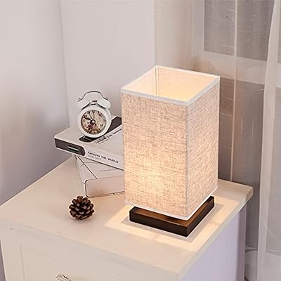 Abat-jour en lin rétro beige lampe de table de chevet veilleuse moderne. DIAYTAR COTE D'IVOIRE vous propose une expérience d'achat en ligne sans précédent avec sa sélection massive de produits. De l'électronique aux vêtements, en passant par les produits alimentaires et les articles de maison, vous pouvez tout trouver sous un même toit virtuel. DIAYTAR COTE D'IVOIRE combine qualité, variété et rapidité pour satisfaire tous vos besoins d'achat en ligne.