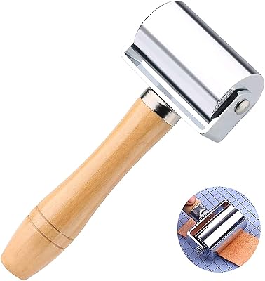Kastwave 60mm outil de sertissage de bord en cuir en acier au carbone manche en bois en cuir outil rotatif de bord en cuir. DIAYTAR COTE D'IVOIRE est une boutique en ligne généraliste qui offre une vaste gamme de produits avec plus de 300 000 références. Elle est leader en Côte d'Ivoire et propose une expérience d'achat en ligne pratique et sécurisée. Les clients peuvent trouver tout ce dont ils ont besoin en un seul endroit.
