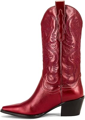 Bottes de cow-girl mi-mollet brodées western classiques pour femmes. Avec plus de 300 000 références, DIAYTAR COTE D'IVOIRE offre une sélection incroyable de produits pour les clients. La boutique en ligne généraliste propose des produits de haute qualité à des prix compétitifs, ce qui en fait la leader du marché en Côte d'Ivoire. Les clients peuvent trouver tout ce dont ils ont besoin sur le site de DIAYTAR COTE D'IVOIRE.