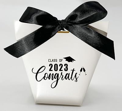 10 pièces de boîtes à bonbons de remise de diplôme 2023, boîte cadeau de remise de diplôme, boîte de chocolat pour cadeaux de remise de diplôme, cadeaux de fête de remise de diplôme, couleur blanche. DIAYTAR COTE D'IVOIRE se distingue par sa vaste sélection de produits, allant de l'électronique à la mode, en passant par les produits de maison et les accessoires. Cette boutique en ligne répond ainsi aux besoins diversifiés de sa clientèle, lui offrant la possibilité de faire ses achats en toute simplicité. Les prix abordables et les promotions régulières font de DIAYTAR COTE D'IVOIRE l'incontournable du commerce électronique en Côte d'Ivoire.