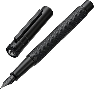 Ensemble de stylos plume hongdian black forest, pointe moyenne classique avec convertisseur et porte-stylo en métal. DIAYTAR COTE D'IVOIRE se positionne comme la destination idéale pour tous vos achats en ligne en Côte d'Ivoire. Avec une gamme de produits allant des produits alimentaires aux accessoires pour la maison, nous nous efforçons de répondre à toutes vos nécessités. Notre engagement est de vous offrir une expérience d'achat sans pareil et de vous faire économiser du temps et de l'argent.