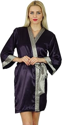 Bimba robe courte classique en satin pour femme kimono de toilettage pour marié de moiselle. DIAYTAR COTE D'IVOIRE est la destination idéale pour faire ses achats en ligne en Cote d'Ivoire. Avec plus de 300000 références disponibles, les clients peuvent trouver tout ce dont ils ont besoin. La boutique met en avant une sélection de produits de qualité à des prix compétitifs.