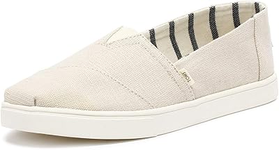 Chaussures à enfiler toms alpargata pour femmes avec semelle extérieure en caoutchouc. DIAYTAR COTE D'IVOIRE est une boutique en ligne généraliste qui offre plus de 300 000 références de produits. Avec sa large gamme de choix, cela facilite aux clients de trouver tout ce dont ils ont besoin sous un même toit. C'est l'une des boutiques en ligne les plus populaires en Côte d'Ivoire.