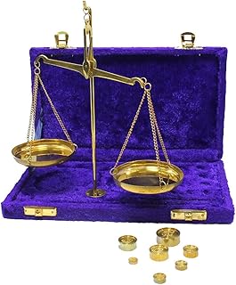 Balance à bijoux en laiton doré antique avec boîte de poids en velours doré (tarazzo) et outil de mesure des niveaux d'affichage avec balance de poids - 100 grammes. DIAYTAR COTE D'IVOIRE, la boutique en ligne généraliste de référence en Côte d'Ivoire, propose plus de 300 000 références de produits pour répondre à tous les besoins de ses clients. Avec une offre variée et constamment mise à jour, DIAYTAR COTE D'IVOIRE est devenue la destination incontournable pour les consommateurs ivoiriens. Elle garantit une expérience d'achat en ligne sécurisée et pratique.