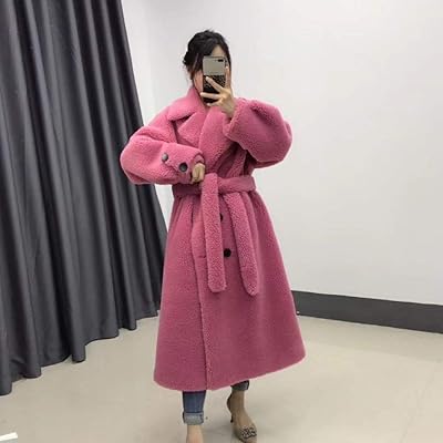 Doudoune femme veste longue avec ceinture col à revers femme chaud. DIAYTAR COTE D'IVOIRE est une boutique en ligne généraliste qui propose plus de 300 000 références de produits, répondant ainsi aux besoins divers des consommateurs ivoiriens. En tant que leader du marché en Côte d'Ivoire, elle offre une vaste gamme de produits allant des articles ménagers aux accessoires de mode. La satisfaction du client est au cœur de ses priorités.