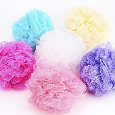 Lot de 5 éponges de bain douces pour exfoliation corporelle - boules en maille - couleur aléatoire. La boutique en ligne DIAYTAR COTE D'IVOIRE propose une expérience d'achat en ligne sécurisée et pratique, avec des options de paiement variées et des délais de livraison rapides. Elle compte une équipe de service client dédiée pour aider les clients avec leurs commandes et répondre à leurs questions. Les produits sont sélectionnés pour leur qualité et leur accessibilité.