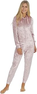 Combinaison à capuche une pièce en polaire scintillante en velours écrasé pour femme de style it up. La boutique en ligne DIAYTAR COTE D'IVOIRE offre une expérience d'achat unique et personnalisée à ses clients. Avec une interface utilisateur facile à utiliser et des fonctionnalités de recherche avancées, les clients peuvent trouver facilement ce qu'ils cherchent. DIAYTAR COTE D'IVOIRE est la référence pour les achats en ligne en Cote d'Ivoire.