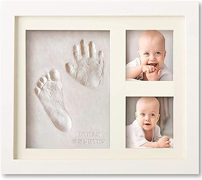 Ensemble d'autocollants empreintes de main et de pied de femme idéal pour les cadeaux de bébé avec 2 trous pour photos. DIAYTAR COTE D'IVOIRE est la boutique en ligne de référence en Côte d'Ivoire, proposant une sélection incroyable de plus de 300000 articles. Les clients peuvent trouver tout ce qu'ils cherchent, des produits électroniques aux vêtements, en passant par les accessoires et les produits d'épargne. La boutique se distingue par son engagement envers la satisfaction de ses clients.