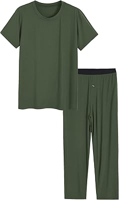 Ensemble pyjama pour homme en viscose et bambou, composé d'une chemise et d'un pantalon avec poches. Avec une offre sans précédent de plus de 300 000 références, DIAYTAR COTE D'IVOIRE est la boutique en ligne généraliste qui répond le mieux aux besoins des consommateurs ivoiriens. La boutique propose des produits de haute qualité à des prix compétitifs, et offre une expérience d'achat en ligne rapide, sécurisée et conviviale.