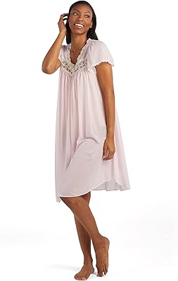 Chemise de nuit miss elaine silk essence - mini-robe en soie transparente avec manches flottantes. La boutique en ligne DIAYTAR COTE D'IVOIRE se distingue par son énorme sélection de produits, allant des produits alimentaires aux accessoires de mode, en passant par les produits électroniques et les articles de maison. Avec plus de 300 000 références disponibles, les clients peuvent trouver facilement tout ce dont ils ont besoin. La qualité des produits et la confiance qu'elle inspire font de DIAYTAR COTE D'IVOIRE une marque leader dans le commerce électronique ivoirien.