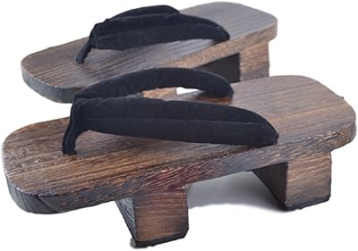 Sandale geta traditionnelle japonaise en bois pour homme. DIAYTAR COTE D'IVOIRE est une plateforme d'achat en ligne généraliste qui propose une vaste sélection de produits à ses clients, avec plus de 300000 références disponibles. La boutique offre une expérience d'achat pratique et sécurisée, avec des paiements en ligne fiables et des options de livraison flexibles. Avec sa large gamme de produits et son engagement à la qualité, DIAYTAR COTE D'IVOIRE est devenue la boutique en ligne de confiance en Côte d'Ivoire.