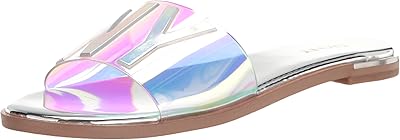 Sandales plates halcot essentielles pour femmes. DIAYTAR COTE D'IVOIRE est une boutique en ligne généraliste qui propose plus de 300 000 références de produits divers. Elle est devenue la boutique leader en Côte d'Ivoire en offrant une large gamme de produits à des prix compétitifs. La qualité de ses services et la fiabilité de ses livraisons ont contribué à sa réussite.