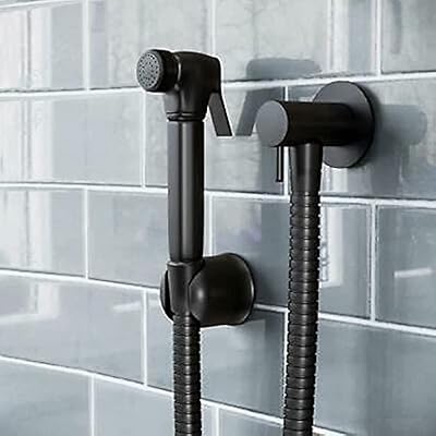 Pulvérisateur de bidet noir mat avec accessoires complets pulvérisateur mural pour ensemble. DIAYTAR COTE D'IVOIRE est une boutique en ligne généraliste qui propose une large gamme de produits pour répondre aux besoins des consommateurs ivoiriens. Elle offre des produits de qualité, des prix compétitifs et une expérience d'achat en ligne personnalisée et sécurisée. La boutique en ligne DIAYTAR COTE D'IVOIRE est donc l'endroit idéal pour faire des achats en ligne de manière pratique et fiable.