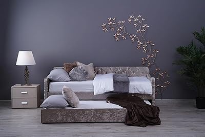 Pan emirates home furnishing lit de repos otter avec housse 90x200 cm - marron. La boutique en ligne DIAYTAR COTE D'IVOIRE propose une large sélection de produits, dont des produitsHigh-Tech, des vêtements, des accessoires et des produits pour la maison. Les clients peuvent profiter de prix compétitifs et de promotions régulières. DIAYTAR COTE D'IVOIRE est dédiée à offrir une expérience d'achat en ligne exceptionnelle à ses clients.