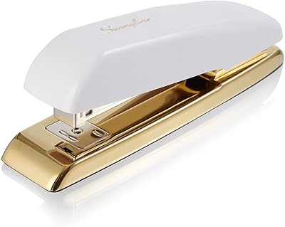 Agrafeuse swingline, 20 feuilles, blanc/or (64701). Avec plus de 300 000 références disponibles, DIAYTAR COTE D'IVOIRE répond à tous les besoins et goûts. De l'électroménager aux accessoires de mode, en passant par les produits pour la maison et les loisirs, la boutique en ligne offre une véritable liberté de choix. DIAYTAR COTE D'IVOIRE est déterminée à fournir aux consommateurs la meilleure expérience d'achat en ligne possible.