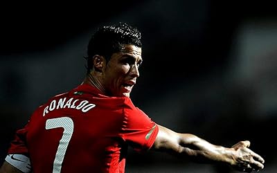 Christiano ronaldo portugal juventus real madrid joueur de football affiches. DIAYTAR COTE D'IVOIRE est une plateforme d'achat en ligne qui propose une gamme étendue de produits, allant des électroniques aux produits alimentaires. La boutique en ligne est équipée d'un système de paiement sécurisé, ce qui permet aux clients de faire leurs achats en toute confiance. Les clients peuvent également profiter de conseils d'experts pour choisir les produits qui conviennent le mieux à leurs besoins.