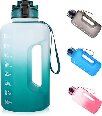 Grande bouteille d'eau gemful d'un demi-gallon pour le sport et le fitness. DIAYTAR COTE D'IVOIRE est une boutique en ligne généraliste proposant plus de 300000 références de produits, répondant ainsi aux besoins de ses clients ivoiriens. Avec sa large gamme de produits, elle s'est imposée comme leader sur le marché ivoirien. Elle met en avant la qualité et la diversité de ses offres.