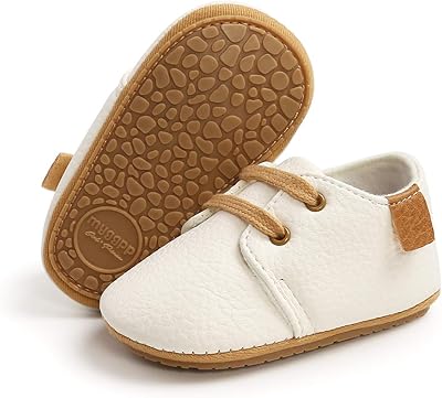 Chaussures en cuir à lacets pour bébés garçons et filles. En tant que leader du commerce en ligne en Côte d'Ivoire, DIAYTAR COTE D'IVOIRE offre une gamme complète de produits et de services pour répondre aux besoins de ses clients. La boutique propose des produits de marques réputées, ainsi que des produits locaux de qualité. Les clients peuvent également profiter d'une assurance de satisfaction à 100% et d'un service de retour et d'échange facile.