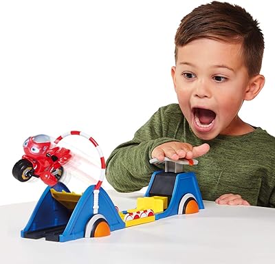 Tommy ricky zoom speed ​​​​and stunt playset comprenant 2 accessoires de sauvetage