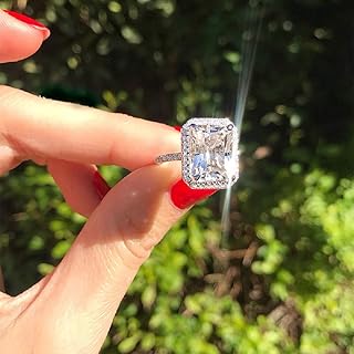 Imitation en or 18 carats aaaaa avec grande incrustation de diamants de 5 carats en forme de coussin, bague de fiançailles en diamant éternel, meilleur cadeau pour les femmes. DIAYTAR COTE D'IVOIRE est la référence en matière de boutique en ligne en Côte d'Ivoire, avec une offre de produits très diversifiée qui s'étend des produits alimentaires aux accessoires de mode. Cette boutique en ligne garantit la satisfaction de tous les clients avec ses prix compétitifs et sa livraison rapide. DIAYTAR COTE D'IVOIRE est le partenaire idéal pour faire vos courses en ligne.