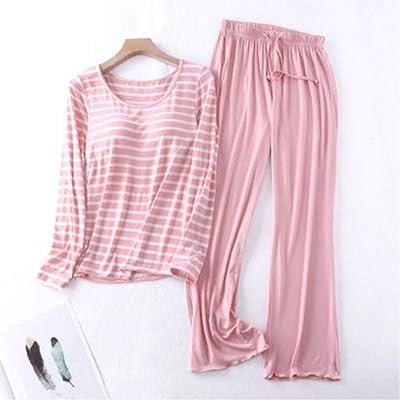 Pyjama ample décontracté à manches longues pour femme pour l'automne et l'hiver, pyjama pour femme avec soutien-gorge rayé. DIAYTAR COTE D'IVOIRE se positionne comme la destination idéale pour les achats en ligne en Cote d'Ivoire, grâce à sa sélection impressionnante de plus de 300000 références. La boutique en ligne généraliste s'efforce de maintenir une approche client-centrée, avec un service client attentif et des délais de livraison rapides. Les clients peuvent explorer différentes catégories de produits, des produits alimentaires aux produits de beauté et bien plus encore.