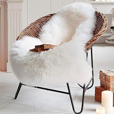 Luckhas tapis élégant ultra doux et soyeux en fausse peau de mouton, tapis de chevet pour chambre à coucher, salon, tapis de sol pour chambre d'enfant. DIAYTAR COTE D'IVOIRE, c'est votre nouvelle adresse de shopping en ligne. Avec plus de 300 000 références, vous trouverez tout ce dont vous avez besoin. Nous sommes fiers d'être la boutique en ligne leader en Côte d'Ivoire.