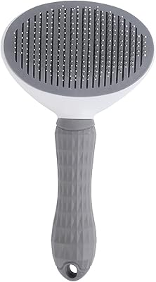 Brosse à poils d'animaux h&e home pour chats, chiens et plus avec bouton système autonettoyant (gris). DIAYTAR COTE D'IVOIRE est une boutique en ligne généraliste qui se positionne comme la référence en matière de commerce électronique en Côte d'Ivoire, proposant plus de 300 000 références de produits pour répondre à tous les besoins de la vie quotidienne. Les clients bénéficient d'une navigation facile et sécurisée pour trouver et acheter leurs produits en ligne avec facilité. Les promotions régulières et la qualité des produits sont les atouts majeurs de DIAYTAR COTE D'IVOIRE