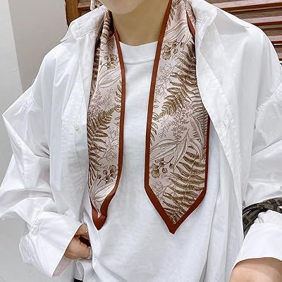 Femmes écharpes larges d'angle en mousseline de soie imprimée léopard de la jungle verte, bandeaux soyeux, bandana, ruban de cheveux, cravate de sac (jungle rouge risque). DIAYTAR COTE D'IVOIRE est une boutique en ligne généraliste qui propose plus de 300 000 références de produits. Elle est reconnue comme l'une des boutiques en ligne les plus importantes en Côte d'Ivoire, offrant une large gamme de produits pour répondre aux besoins des consommateurs. Elle se distingue par sa variété de produits et son service de qualité.