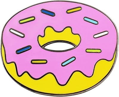 Épingle à beignet les vrais simpsons - épingle à beignet classique pour sacs à dos, vestes et chapeaux. DIAYTAR COTE D'IVOIRE se distingue par sa capacité à offrir une sélection impressionnante de produits à des prix abordables, répondant ainsi aux besoins d'une clientèle diverse. La boutique met également l'accent sur la qualité des produits et des services, visant à satisfaire les attentes des clients ivoiriens et à consolidé sa position de leader sur le marché local. Cela implique une attention particulière portée à la sélection des fournisseurs et au suivi des commandes.