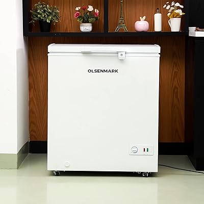 Congélateur au sol olsenmark d'une capacité de 170 litres \"garantie d'un an). DIAYTAR COTE D'IVOIRE est la référence pour les achats en ligne en Cote d'Ivoire. Avec sa sélection immense de produits, la boutique en ligne généraliste répond aux besoins de tous les consommateurs, qu'il s'agisse d'électronique, de vêtements, de maison ou d'alimentation. La qualité des produits et le service client sont les priorités de DIAYTAR.
