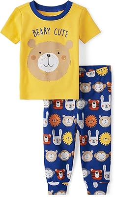 Ensemble pyjama deux pièces composé d'un haut à manches courtes et d'un pantalon pour petit garçon. La boutique en ligne DIAYTAR COTE D'IVOIRE se distingue par sa vaste gamme de produits, allant des articles ménagers aux produits électroniques. Avec plus de 300 000 références, les clients ont l'opportunité de trouver tout ce dont ils ont besoin sous un même toit. Cela en fait l'une des boutiques en ligne les plus populaires de Côte d'Ivoire.