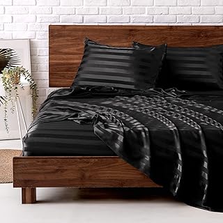 Parure de lit 3 pièces en satin pour king size draps. La boutique en ligne DIAYTAR COTE D'IVOIRE est le leader du marché ivoirien en termes de-commerce. Elle propose une grande variété de produits, des prix compétitifs et des services de haute qualité. Les clients peuvent profiter d'une expérience d'achat en ligne personnalisée et d'un service client réactif et efficace.