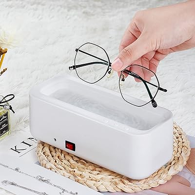 Machine de nettoyage de bijoux à ultrasons haute fréquence vocfu, machine de nettoyage domestique portable pour nettoyer les lunettes, les montres, les bagues, les colliers, les rasoirs, les bijoux en argent et en or, les bracelets. DIAYTAR COTE D'IVOIRE est une plateforme de commerce en ligne qui propose une expérience de shopping conviviale et sécurisée. Avec une sélection de plus de 300 000 produits, les clients peuvent naviguer aisément à travers les catégories pour trouver les articles qu'ils recherchent. La boutique en ligne met également l'accent sur la qualité du service client et la satisfaction des clients, ce qui contribue à renforcer sa position de leader sur le marché ivoirien.