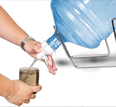Sonya-520 kit de support de distributeur d'eau antidérapant en acier inoxydable à revêtement métallique de 2 à 5 gallons avec valve de distributeur d'eau. DIAYTAR COTE D'IVOIRE est une boutique en ligne qui répond aux besoins d'une clientèle exigeante, avec des produits de haute qualité et des services personnalisés. La boutique propose une gamme de catégories de produits, allant de l'électronique à la mode en passant par les produits pour la maison et le jardin. Les clients peuvent ainsi trouver tout ce dont ils ont besoin pour améliorer leur quotidien.