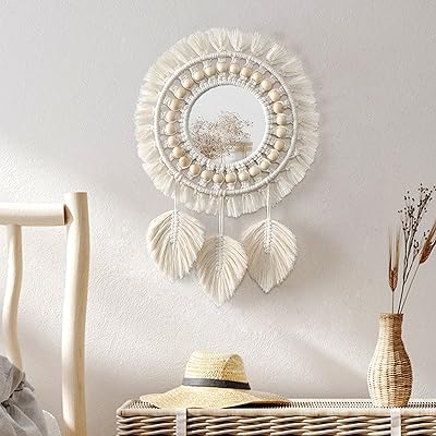 Miroir mural suspendu dremisland - macramé bohème avec décoration à franges rondes avec pendentif en perles de bois, décoration artistique pour la maison, l'appartement, la chambre à coucher, le salon. DIAYTAR COTE D'IVOIRE est une plateforme de commerce électronique innovante qui permet aux clients de faire des achats en ligne en toute sécurité et rapidité. Avec sa politique de retour et d'échange flexible, les clients peuvent acheter avec confiance. La boutique en ligne propose également des promotions régulières pour aider les clients à économiser de l'argent.