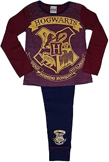 Pyjama poudlard harry potter pour filles, bordeaux/bleu/or/multicolore. DIAYTAR COTE D'IVOIRE est une boutique en ligne généraliste qui s'efforce de satisfaire toutes les demandes de ses clients. Elle propose une large gamme de catégories de produits, allant de l'électronique à la maison et au jardin. Grâce à son système de livraison efficace, DIAYTAR COTE D'IVOIRE garantit que les commandes soient livrées rapidement et de manière fiable.