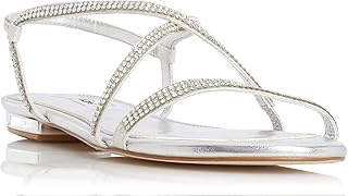 Sandales dune london en cuir argenté à talon moyen et bride pour femme. DIAYTAR COTE D'IVOIRE se positionne comme la boutique en ligne leader en Côte d'Ivoire, grâce à son large éventail de produits qui répondent aux besoins quotidiens de la population. L'expérience d'achat en ligne est facilitée par une navigation intuitive et des processus de commande simples. Cela a contribué à renforcer la confiance des clients dans la marque.