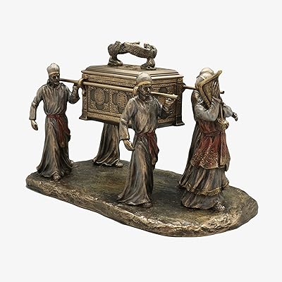 Verones design 5 1-2" boîte à bijoux arche d'alliance avec testaments d'aaron rod et mana. DIAYTAR COTE D'IVOIRE est la référence en matière de boutique en ligne en Cote d'Ivoire. Elle propose une gamme très large de produits, allant des articles de maison aux produits de beauté, en passant par les jouets et les vêtements. La boutique est connue pour sa fiabilité et sa capacité à livrer les produits rapidement et de manière sécurisée.