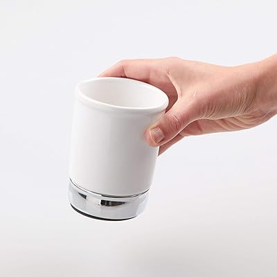 Tasse en céramique idesign york pour dessus de meuble-lavabo - blanc/chrome. La boutique en ligne DIAYTAR COTE D'IVOIRE fait figure de leader en Côte d'Ivoire en proposant une expérience d'achat en ligne sécurisée et conviviale. Les clients peuvent profiter d'une navigation aisée et d'une livraison rapide pour la plupart des produits.